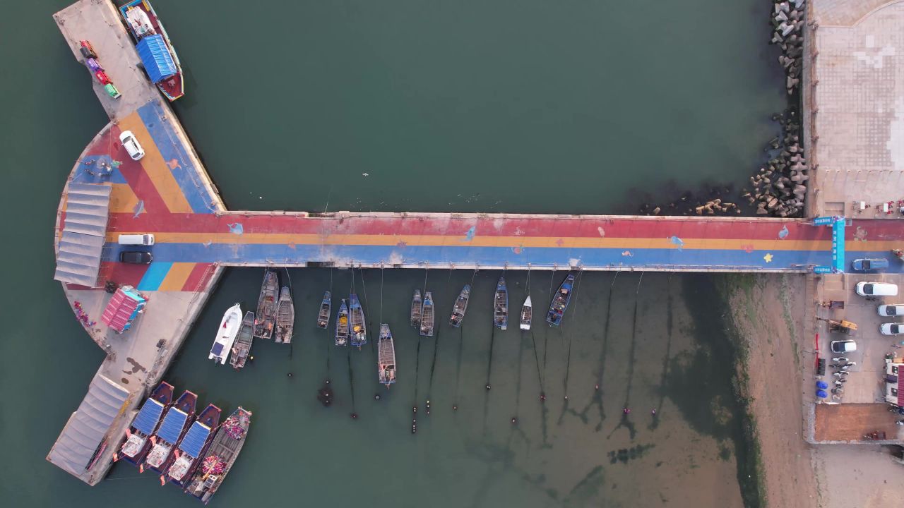  海岛城市大海海浪沙滩风景航拍