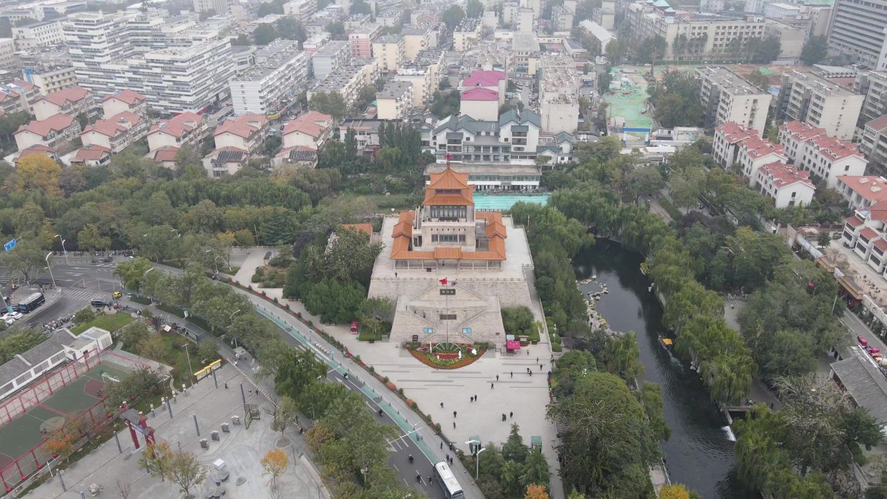 航拍山东济南解放阁地标建筑