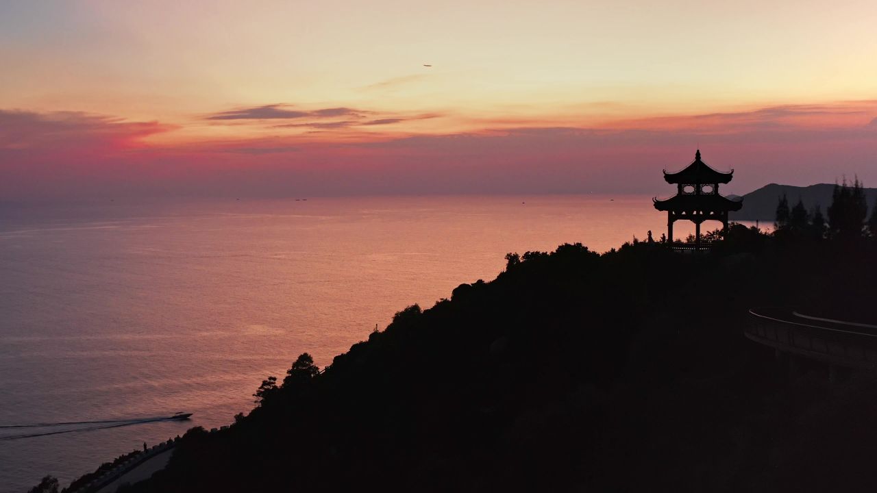 珠海东澳岛二四年十月傍晚落日余晖