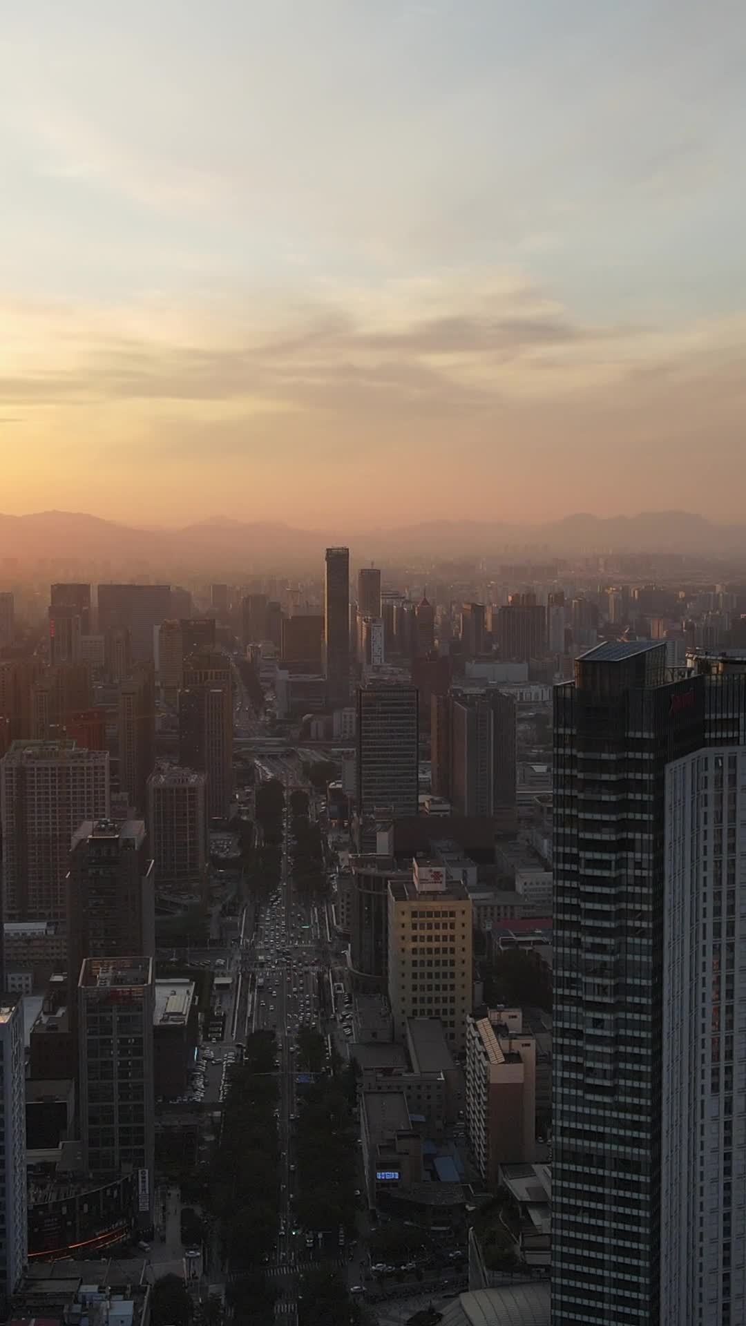 城市日落高楼剪影