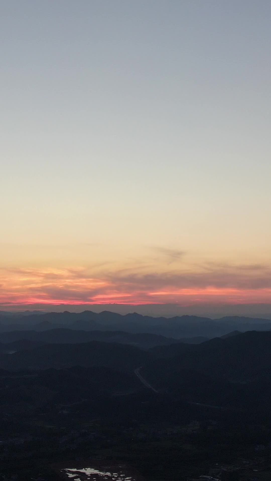 日落山景