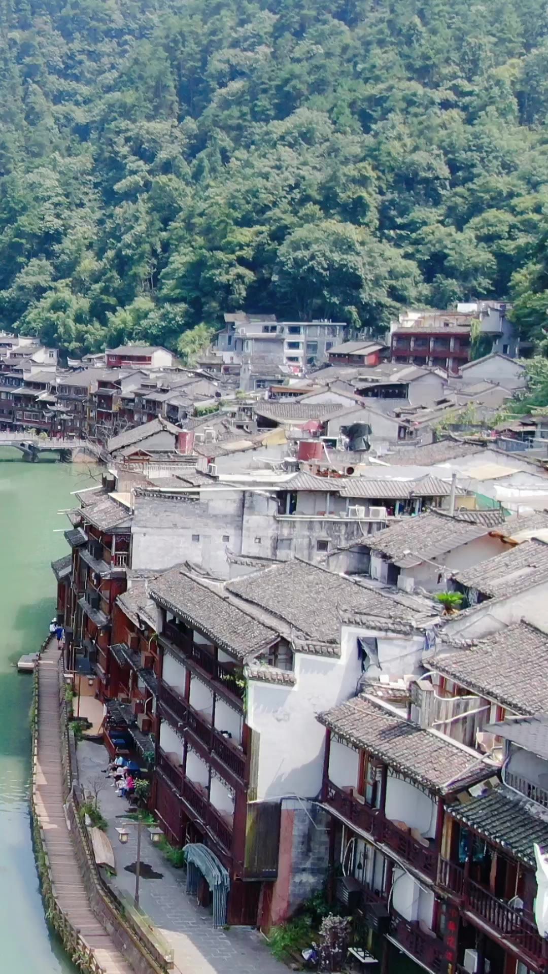 旅游景区湖南湘西凤凰古城竖屏航拍