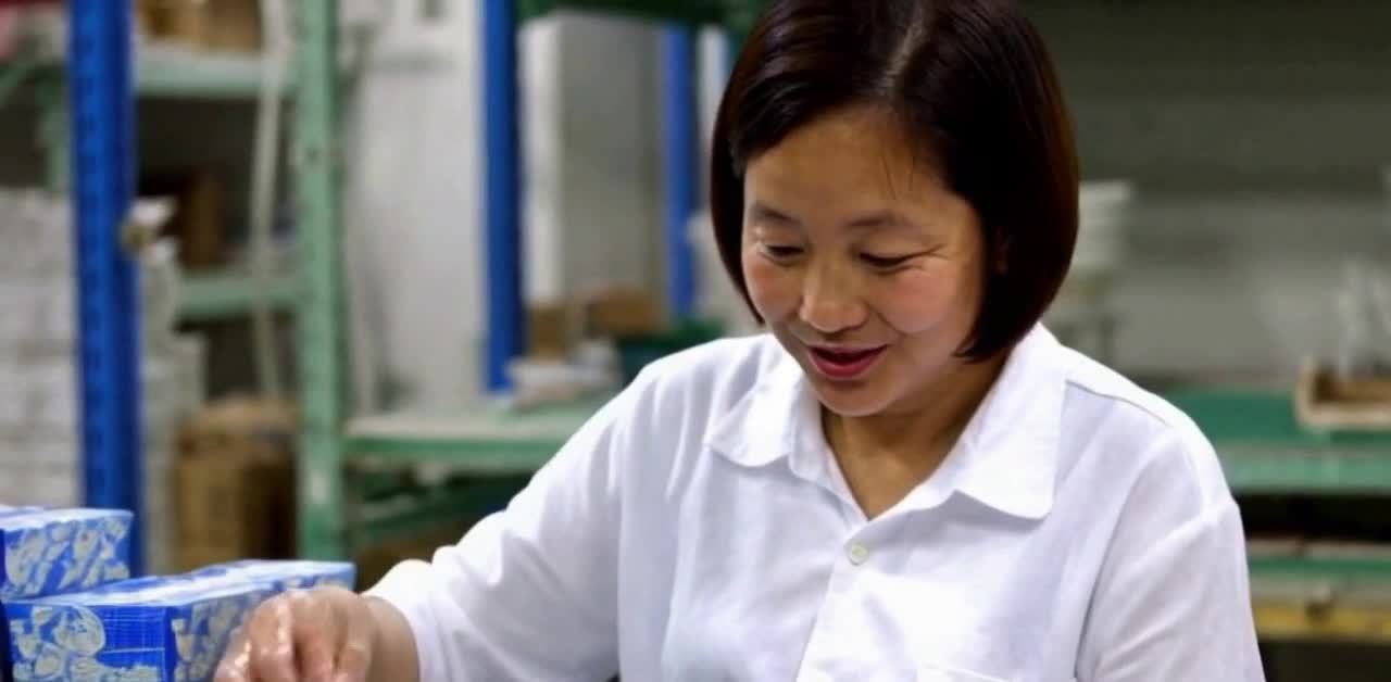 工厂女工的微笑