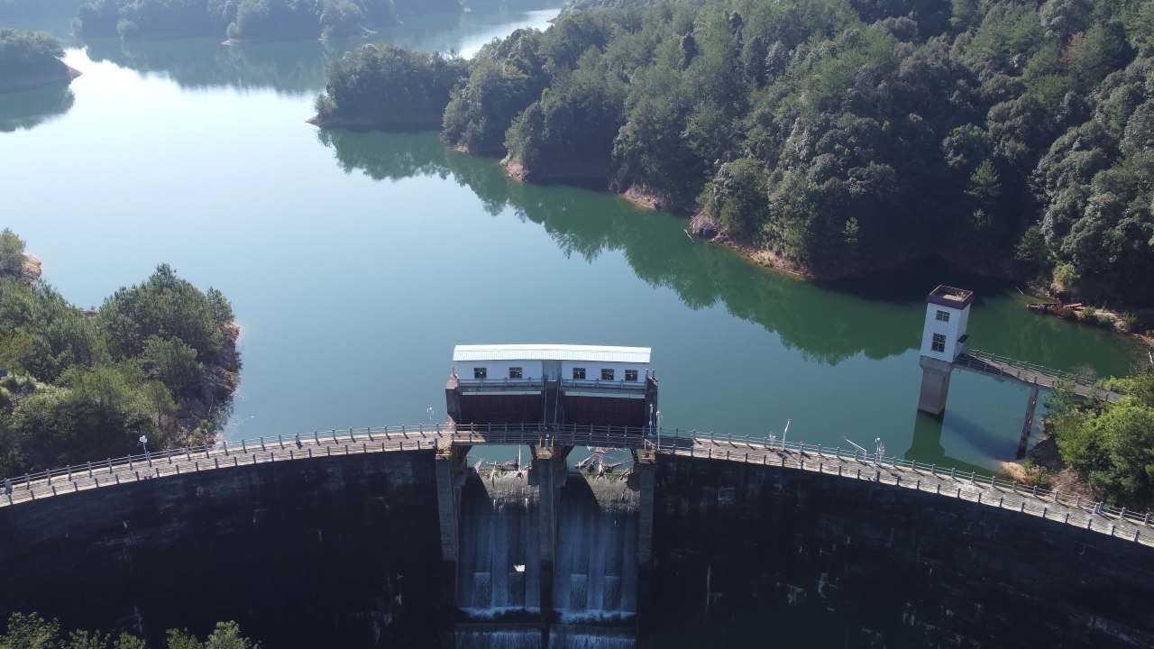 山河壮丽的水库