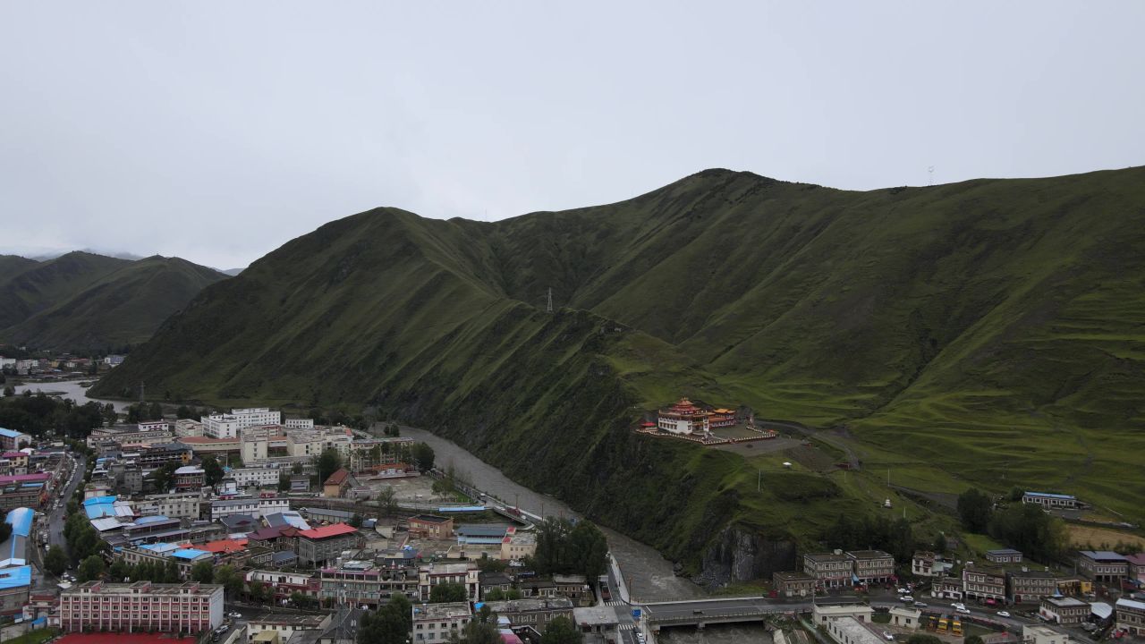雨中新都桥航拍 12