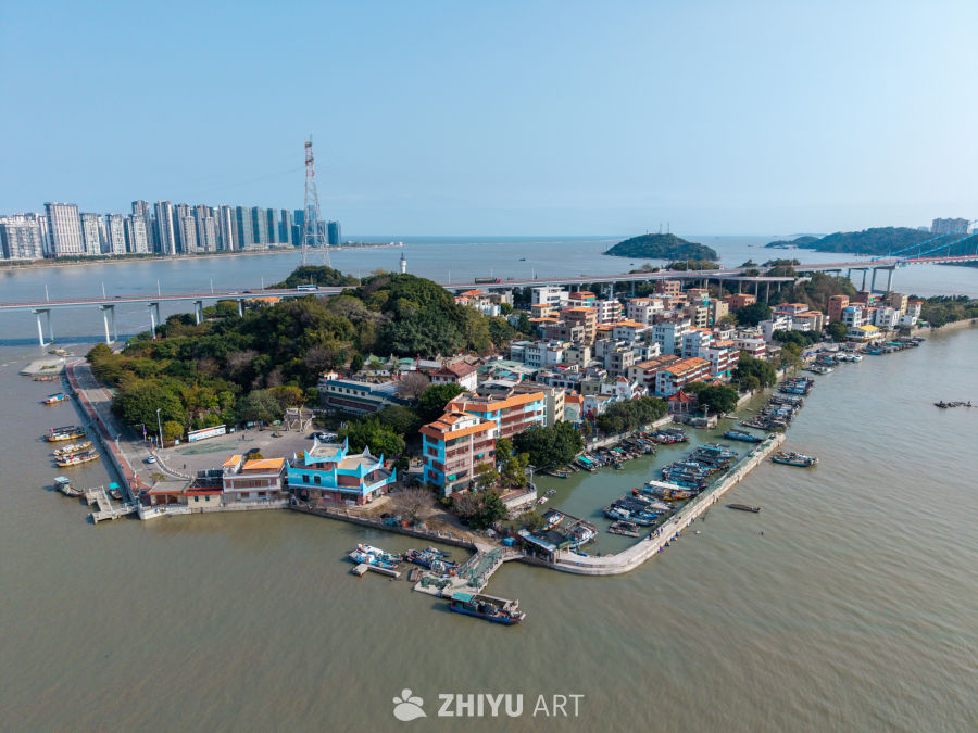 海滨渔村航拍图