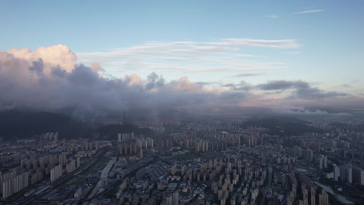 城市清晨日出彩霞航拍