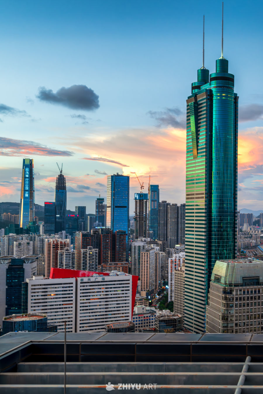 都市天际线日落美景