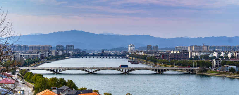 边陲小城芷江