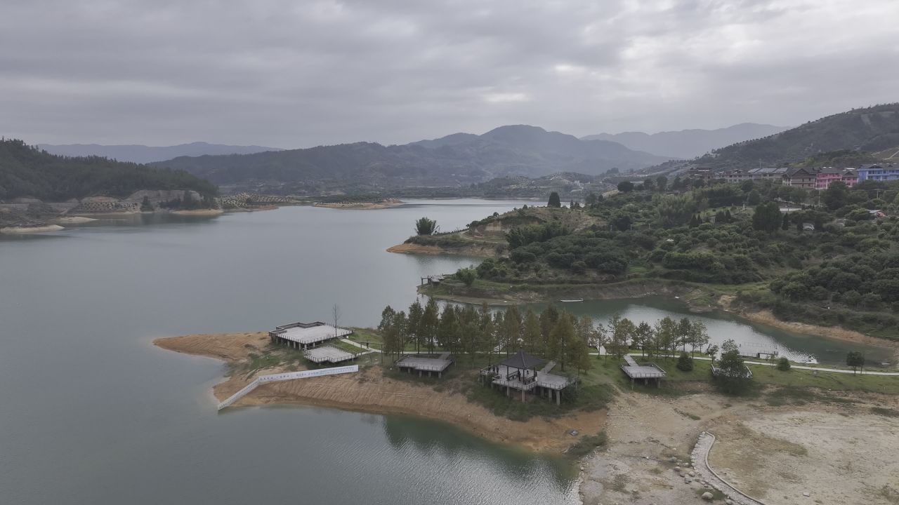 飞云湖水上巴士 16