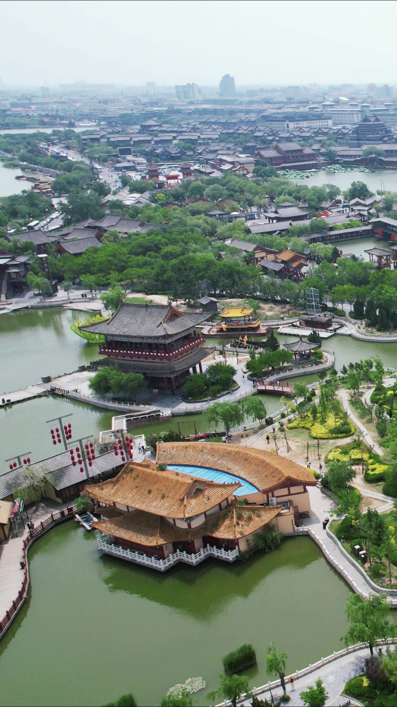 河南开封清明上河园5A景区竖屏航拍 