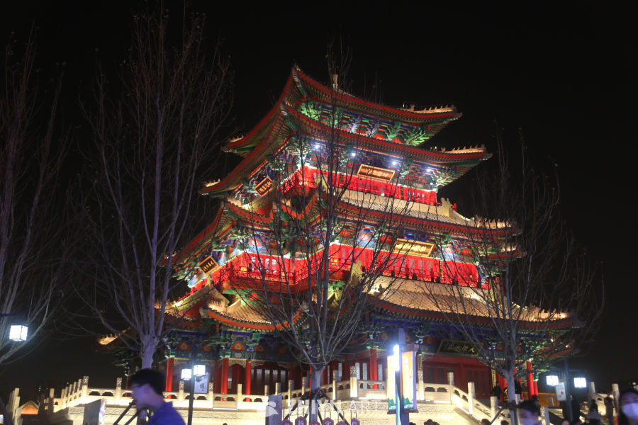 夜色中的古建筑