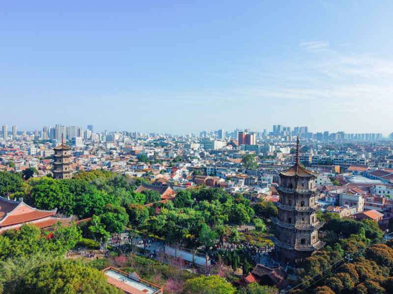 航拍福建泉州古城区建筑风光 14