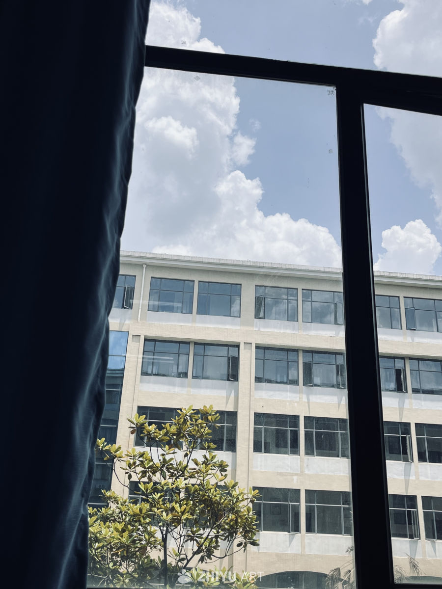 窗外的宁静时光