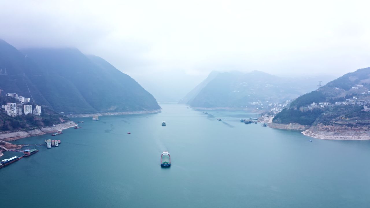 湖北恩施巴东县长江大桥巴东巫峡三峡航拍视频