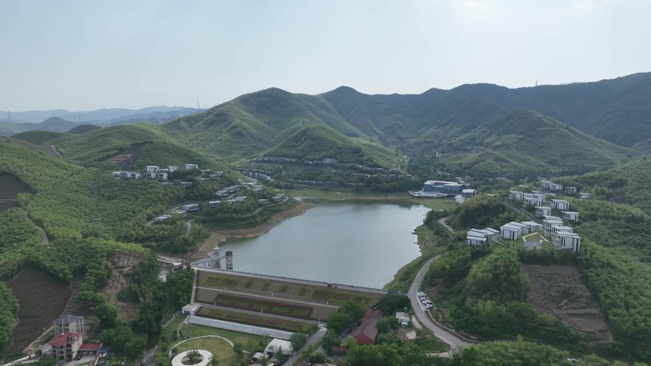 4K航拍浙江安吉乡村田园风光 3