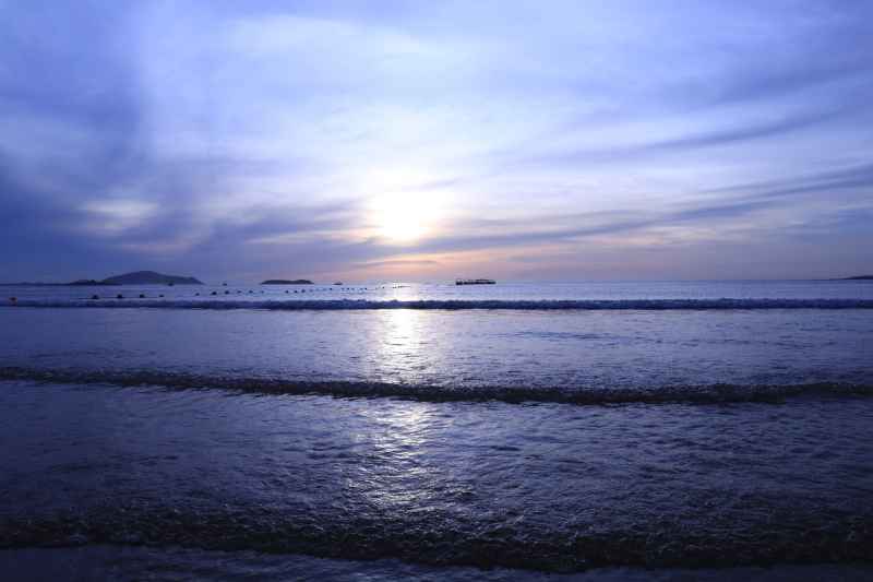 海边日出