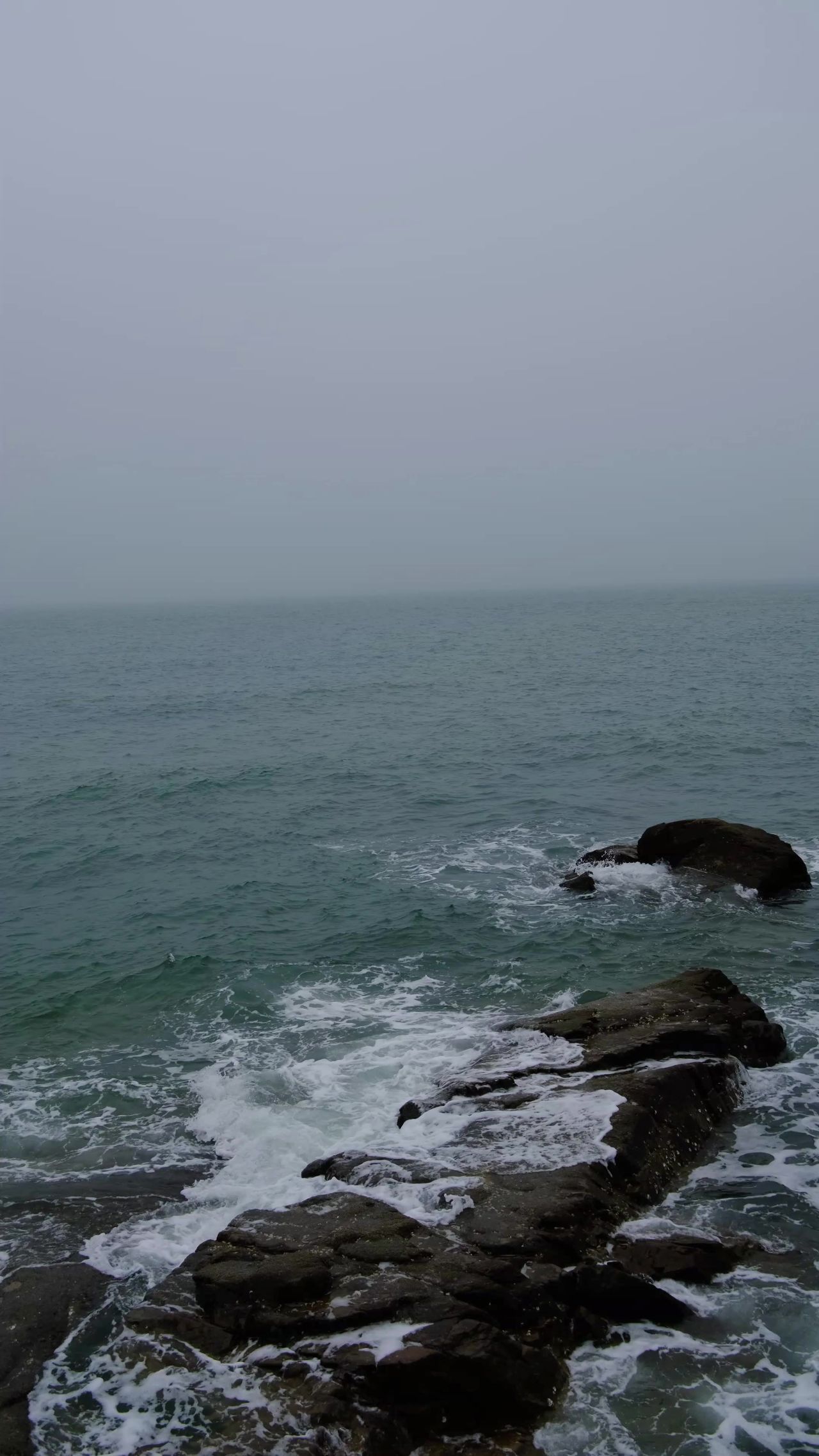 阴天的海面