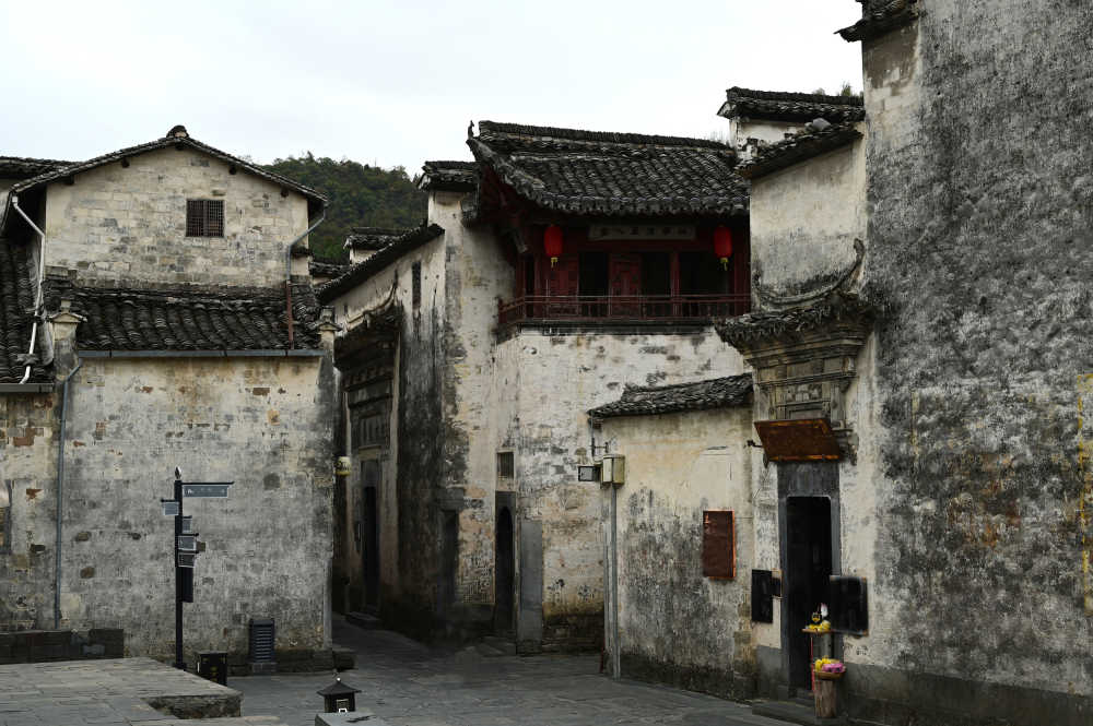 安徽黟县西递古村的徽派古建筑群 4