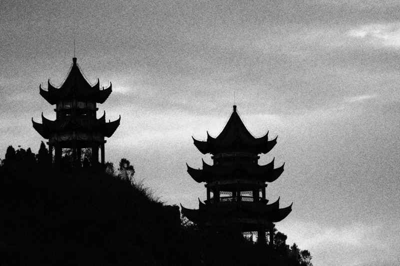 斜线两亭