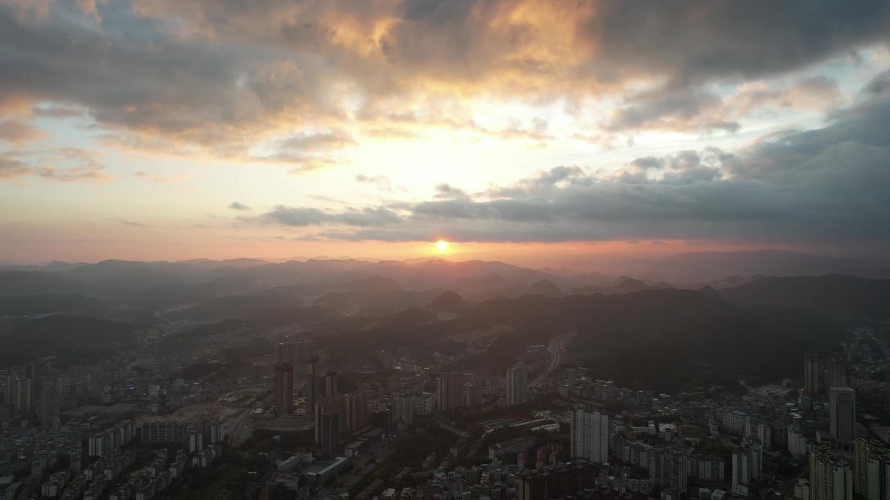 大山城市清晨日出贵州凯里日出航拍