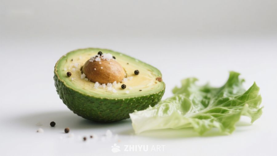撒盐黑胡椒的牛油果半颗与生菜 402