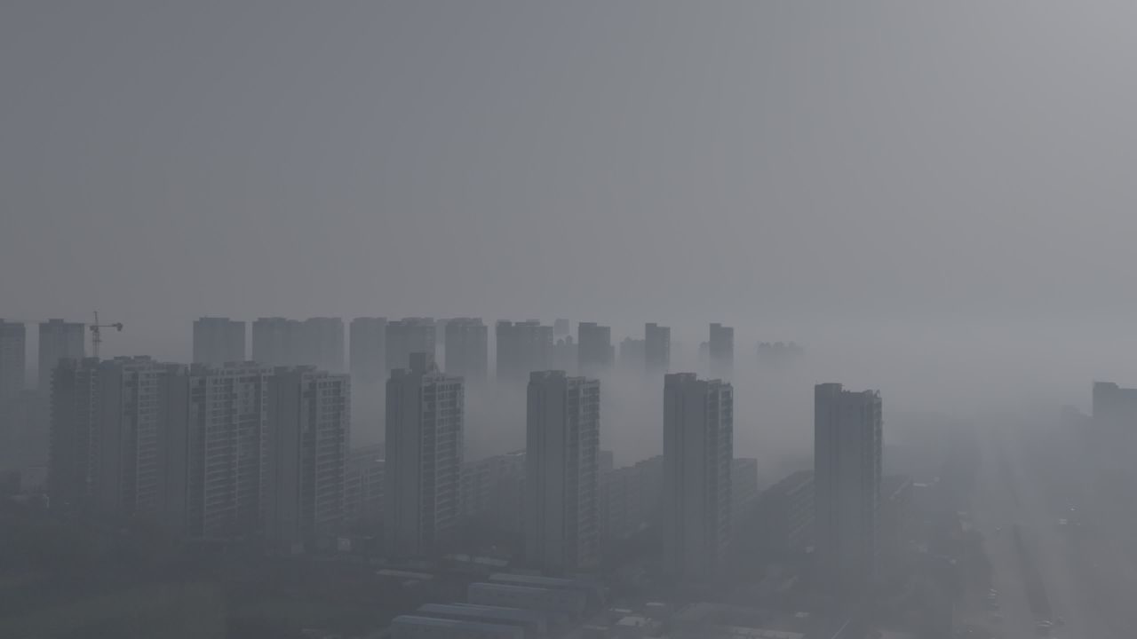 雾中城市