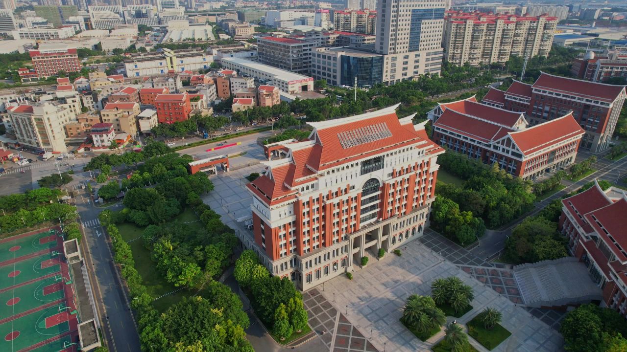 航拍厦门医学院景观 