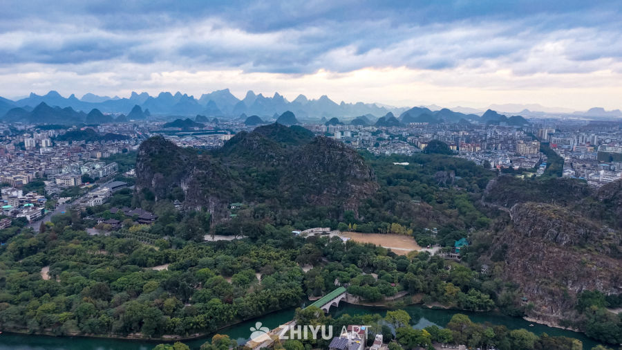 桂林山水间的都市风情