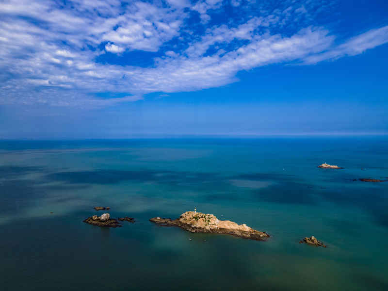 蓝色海洋大海岛屿航拍