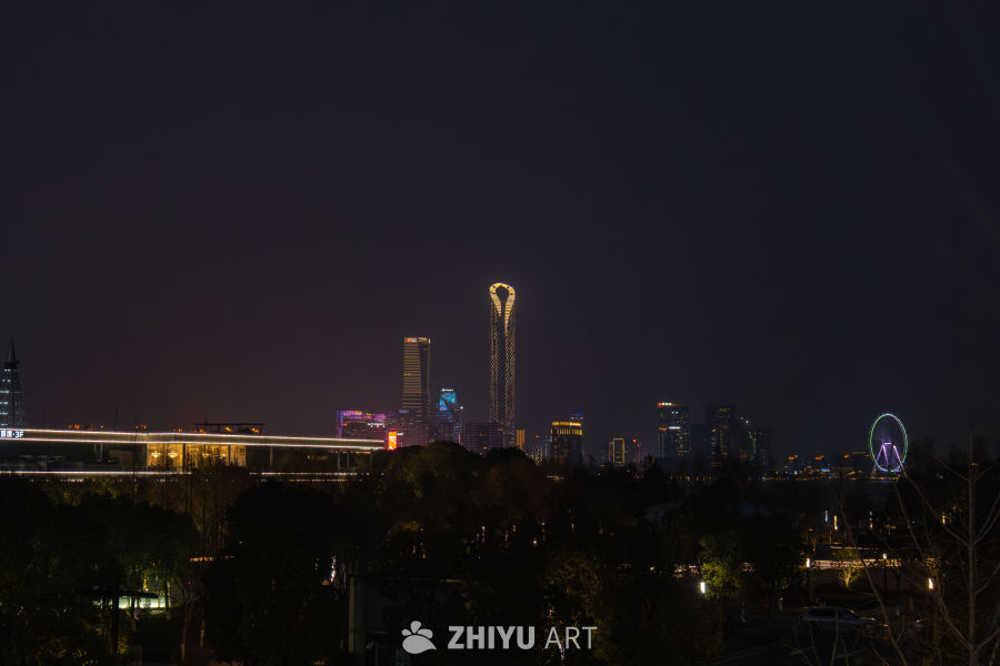 都市夜景：灯火辉煌的城市天际线