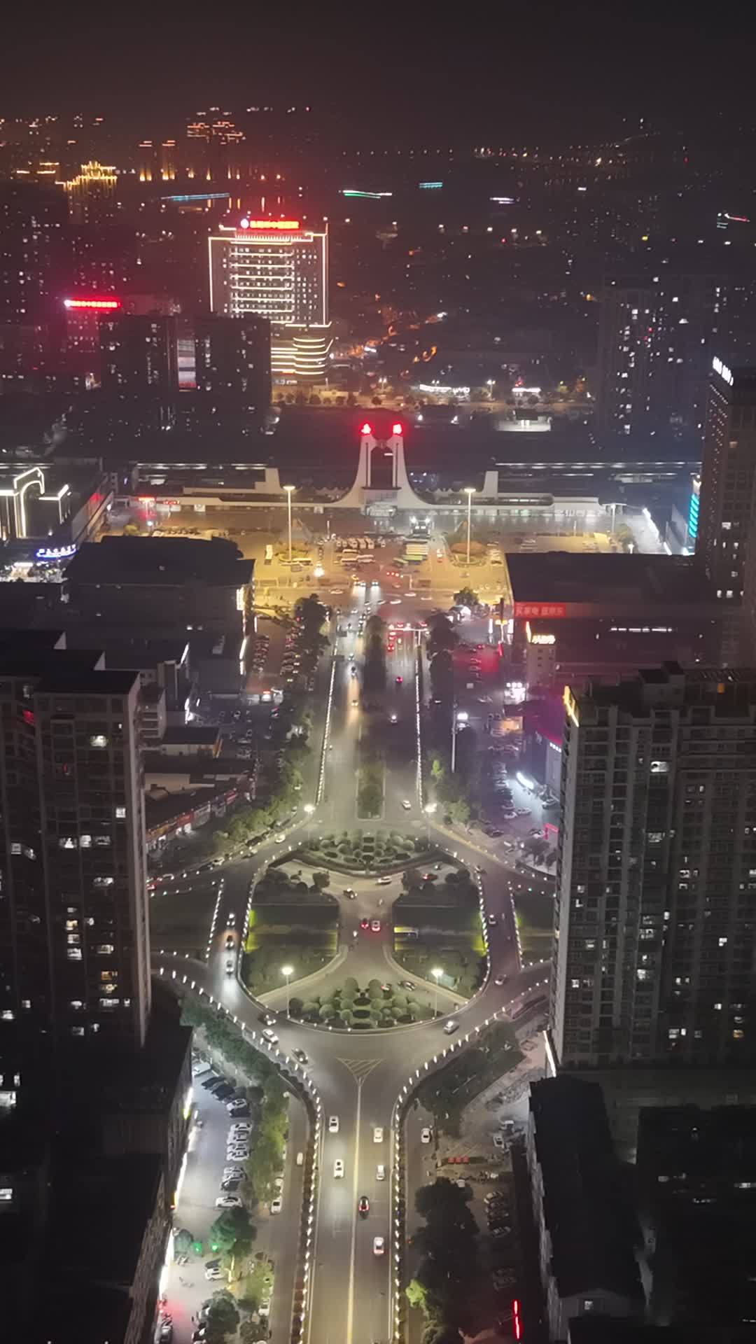 璀璨夜色下的都市交响
