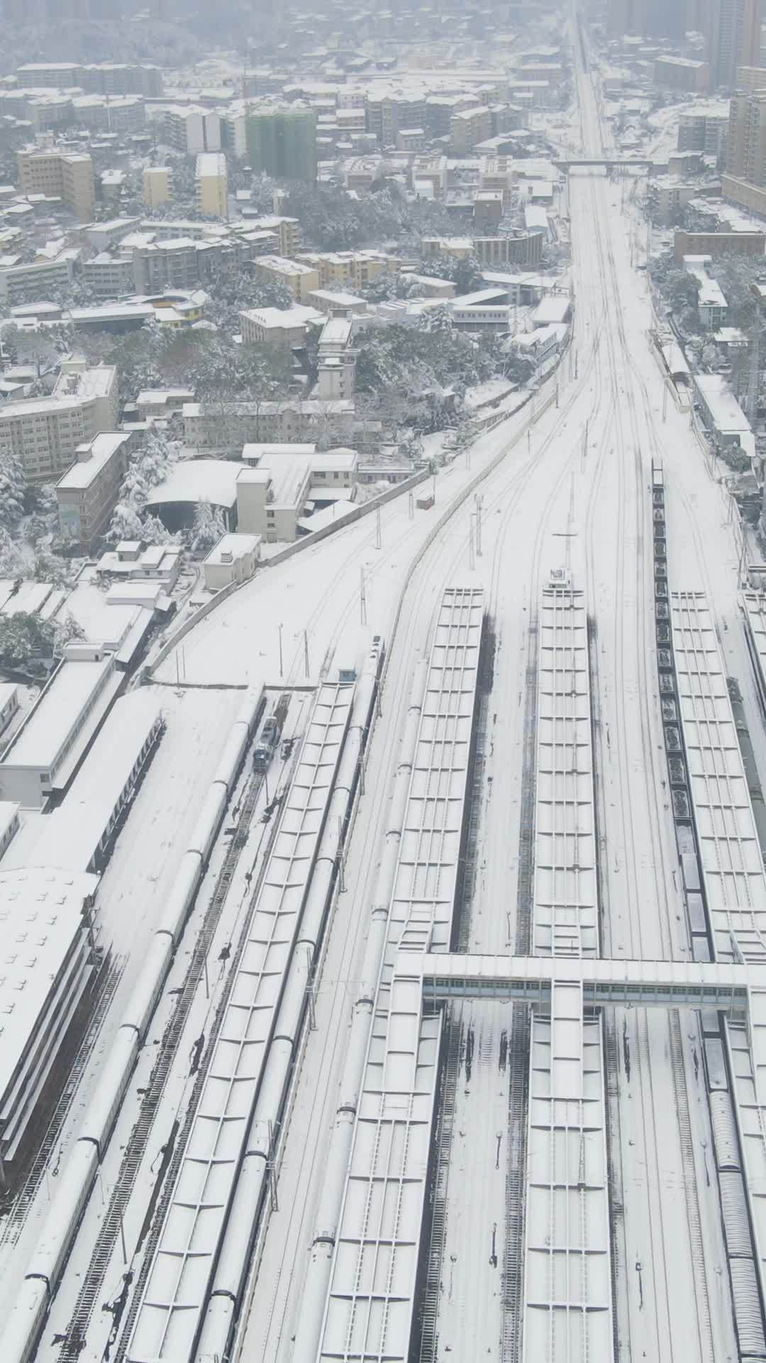 雪后火车站全景