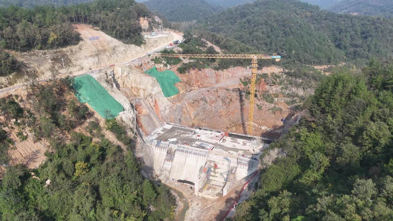 山地施工现场航拍