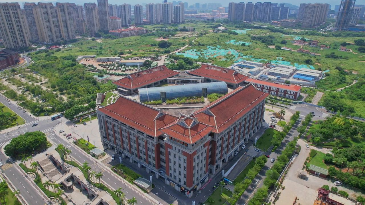航拍厦门宝象红星美凯龙 4