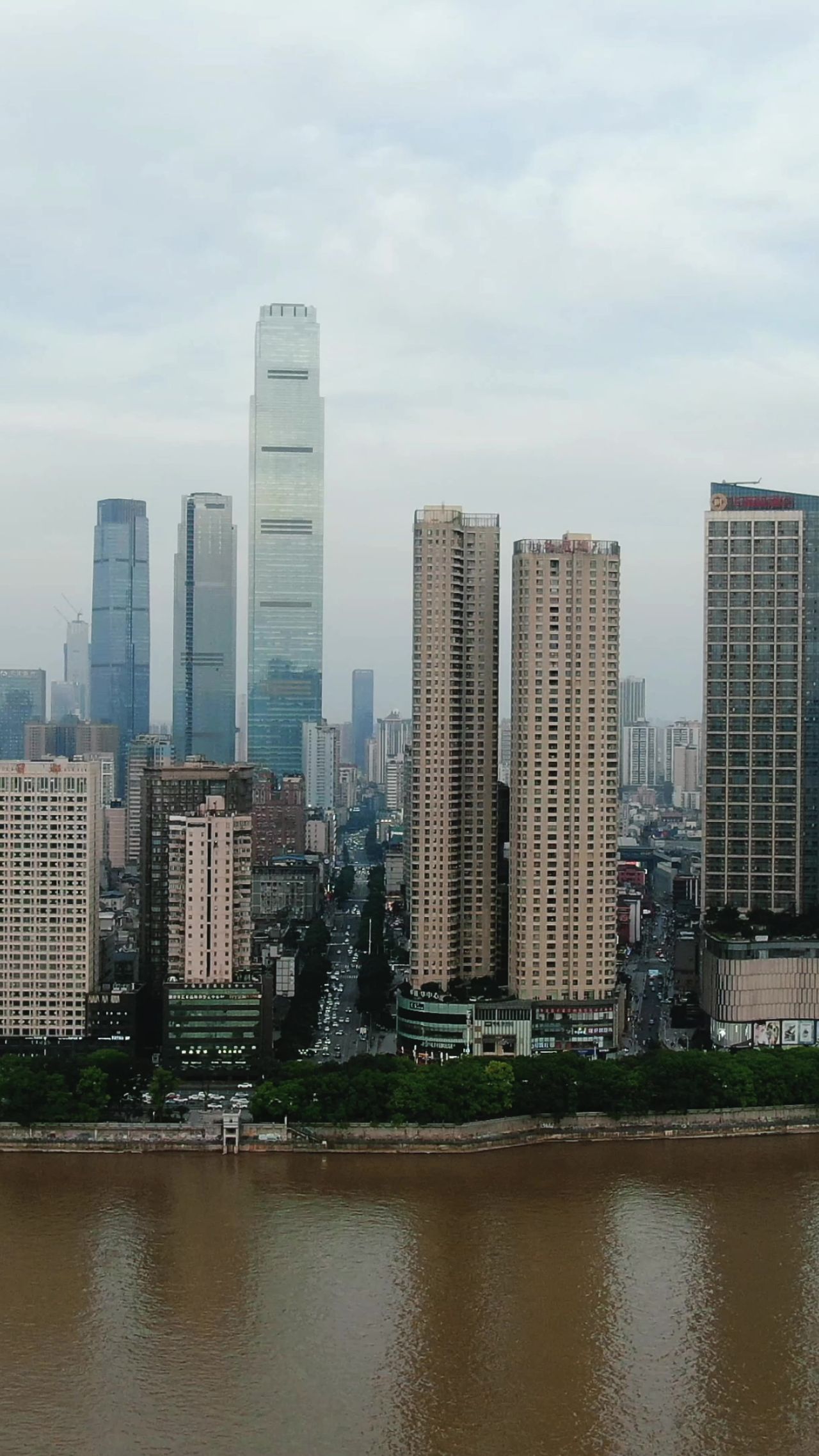  城市航拍湖南第一高楼竖屏航拍