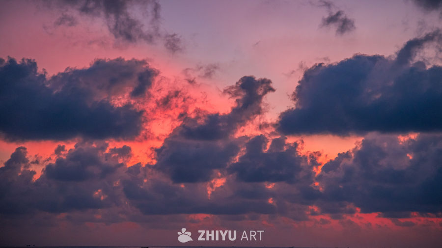 日落云海的宁静之美