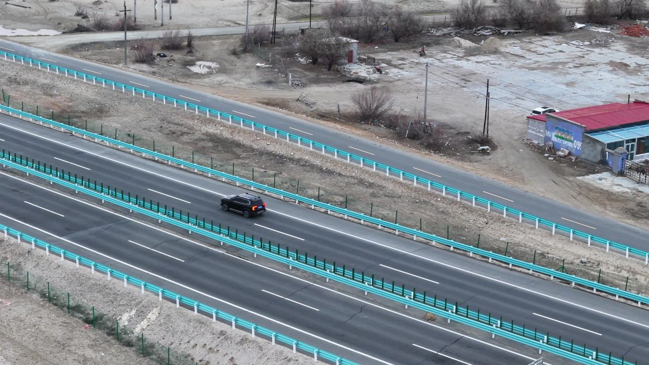 新疆S22高速公路 10