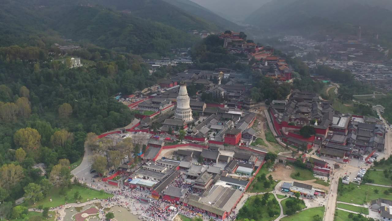 寺庙山间航拍