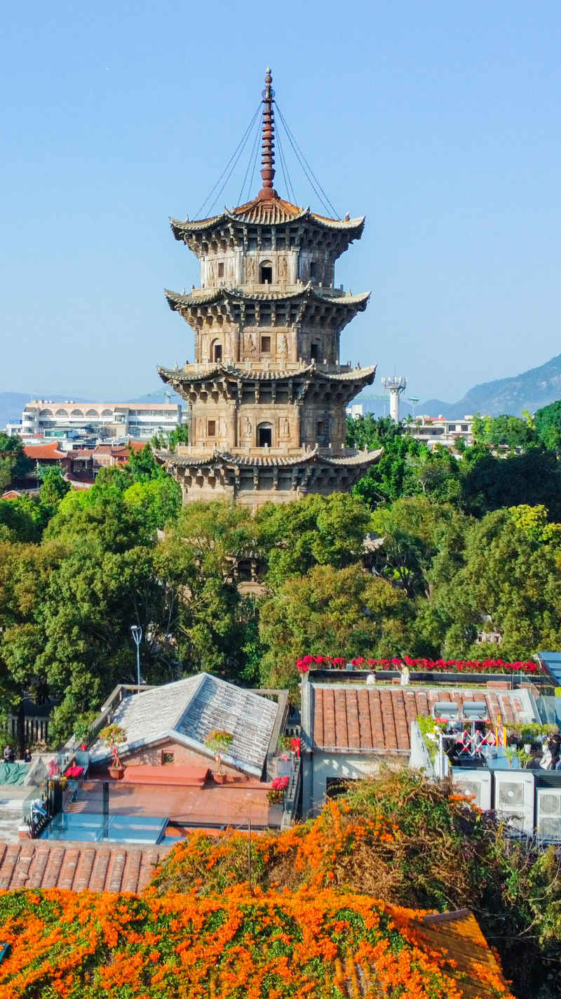 航拍福建泉州古城区建筑风光 22