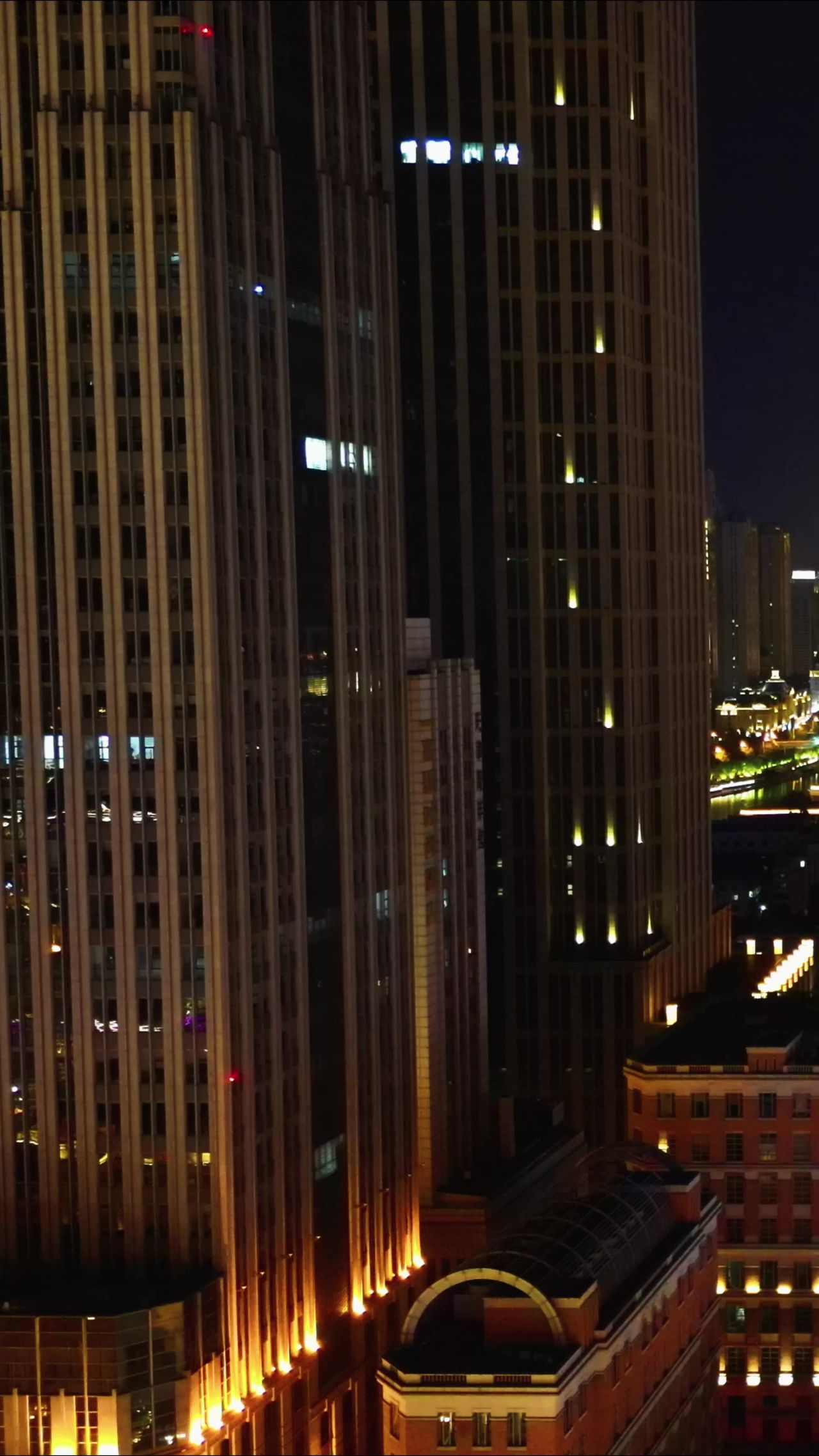 天津海河两岸夜景灯光竖屏航拍 