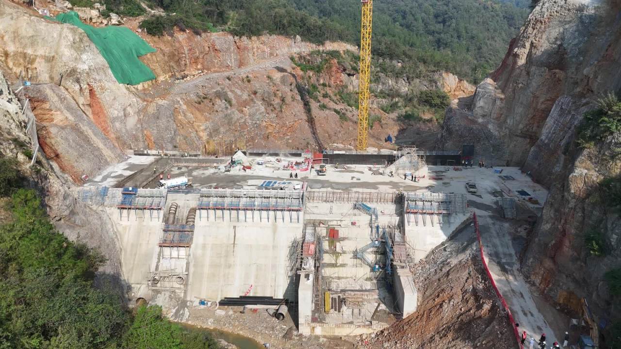 大坝施工现场航拍