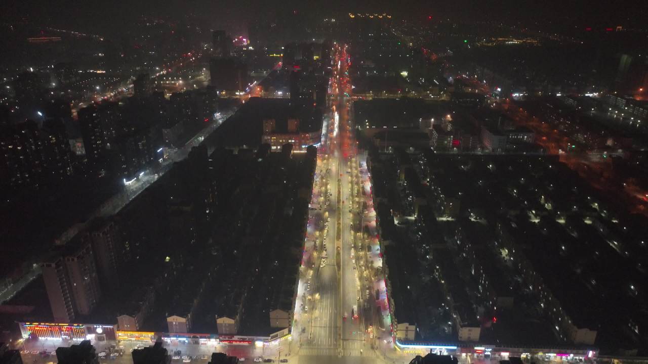夜幕下的都市繁华