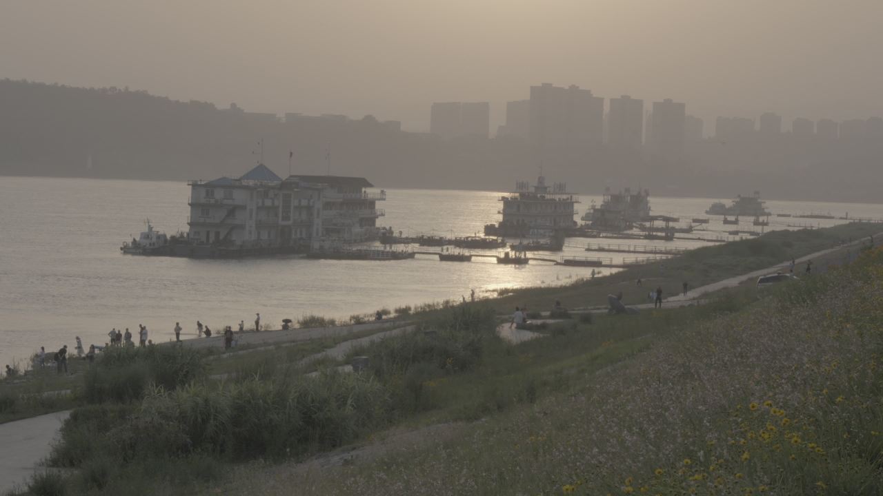 宜昌江边 69