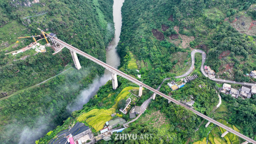 航拍铁路火车桥梁 峡谷瀑布 8