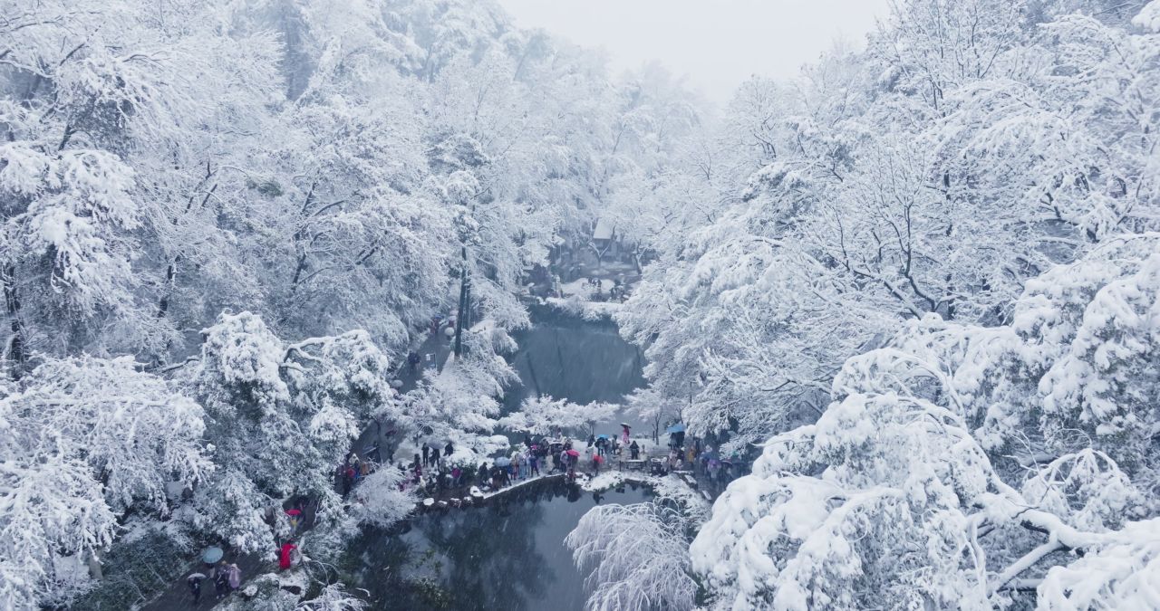 湖南长沙岳麓山爱晚亭雪景航拍 3