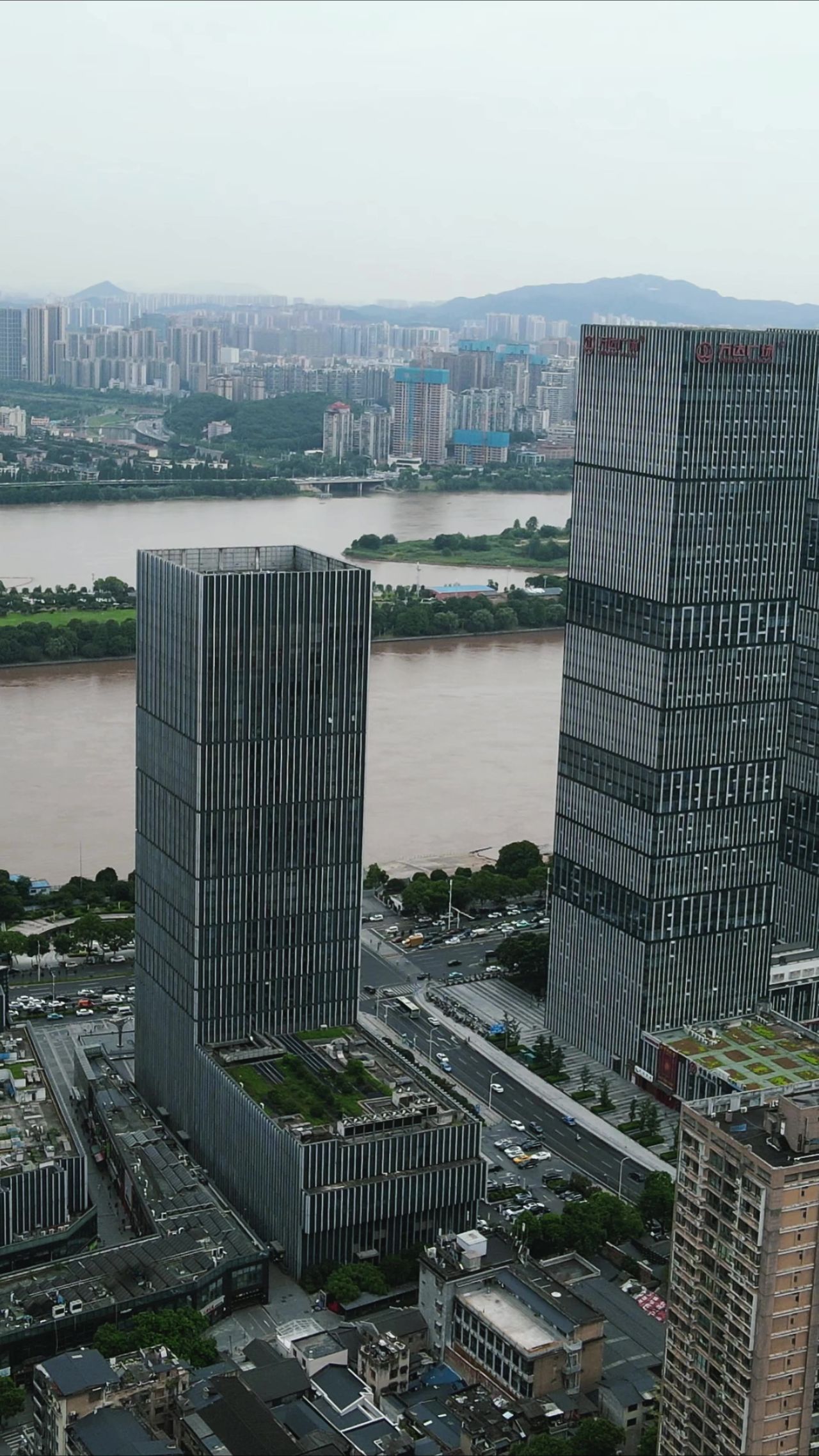  湖南长沙城市风光五一商圈竖屏航拍
