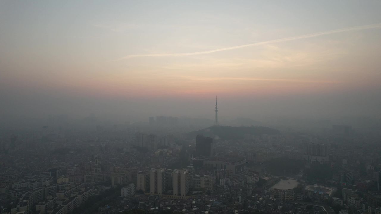 广东阳江城市清晨日出彩霞迷雾航拍 