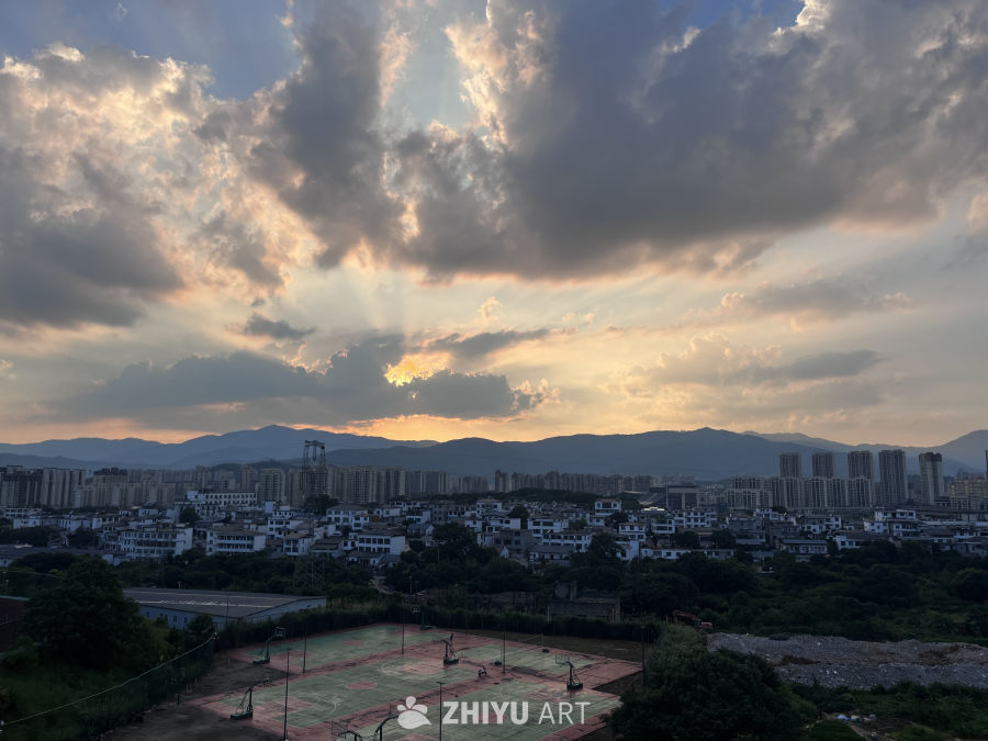 日落时分的城市剪影