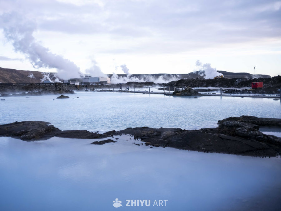 蓝湖温泉的宁静之美
